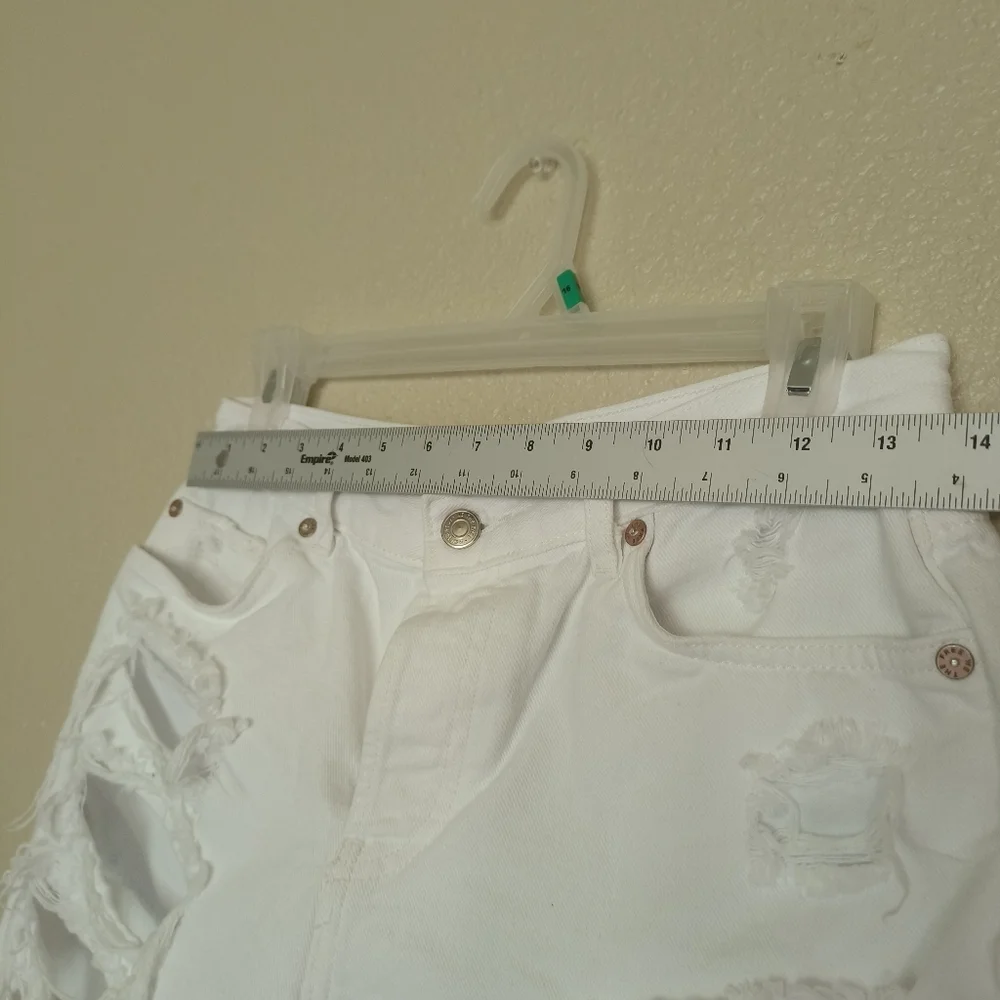Free‎ People We The Free Maggie Mid-Rise Denim Distressed Shorts-White-Size 26